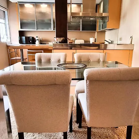 דירה Magnificent One Bedroom In Center *
