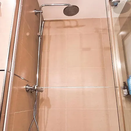 Magnificent One Bedroom In Center דירה מארבלה
