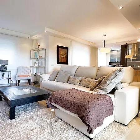 דירה Magnificent One Bedroom In Center מארבלה