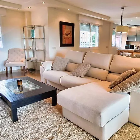 Magnificent One Bedroom In Center Daire