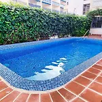 Апартаменты Magnificent One Bedroom In Center Марбелья