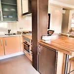 Magnificent One Bedroom In Center *