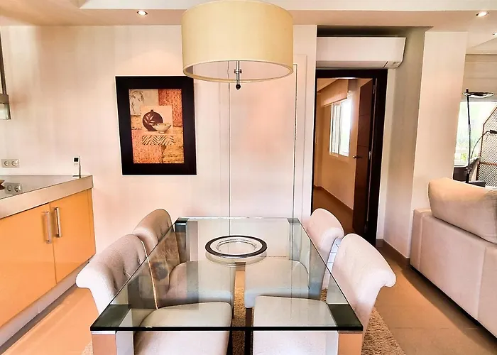 Magnificent One Bedroom In Center Apartman Marbella