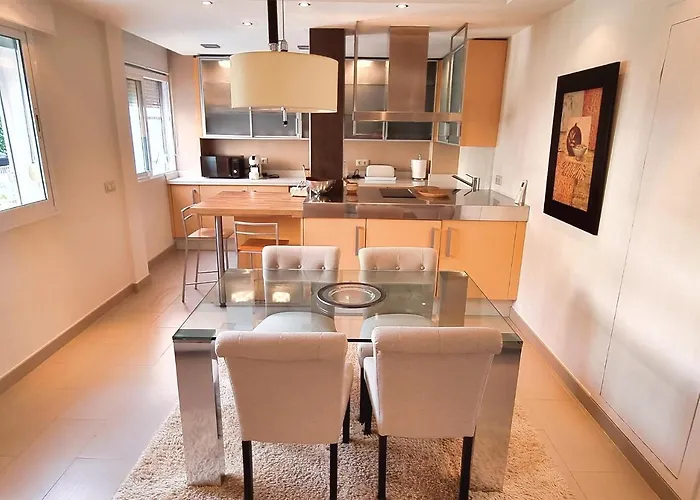 Magnificent One Bedroom In Center Apartman Marbella