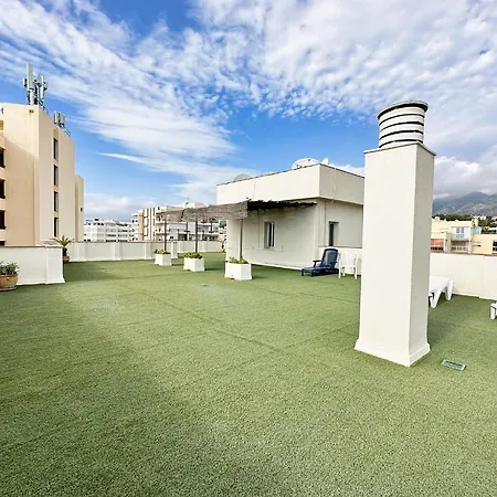 Magnificent One Bedroom In Center ماربيا