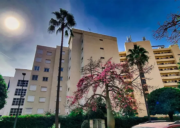 Magnificent One Bedroom In Center شقة *
