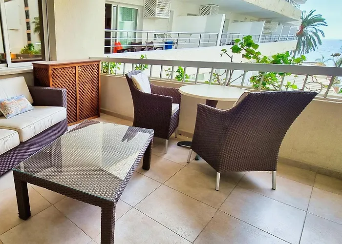 Magnificent One Bedroom In Center شقة *