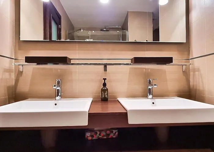 Magnificent One Bedroom In Center * ماربيا