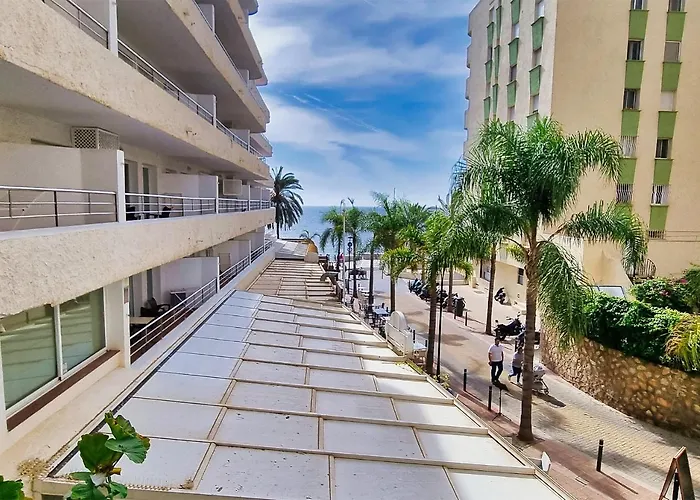 Magnificent One Bedroom In Center ماربيا