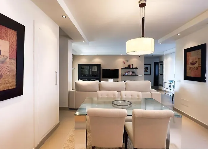 Magnificent One Bedroom In Center شقة ماربيا